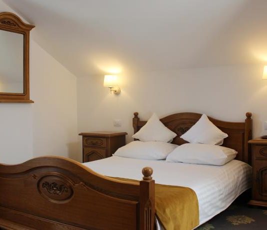 cazare gura humorului